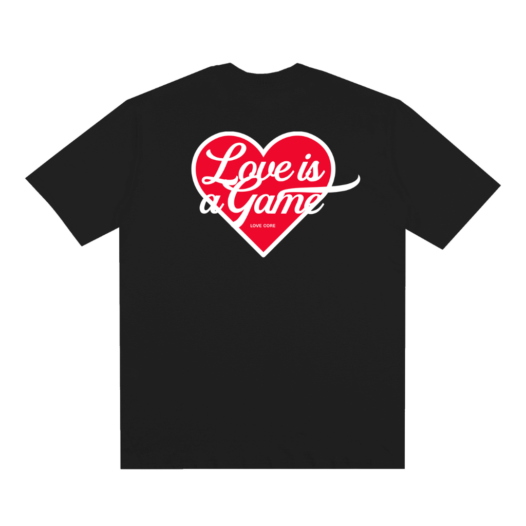 Camiseta Love Is A Game Modelo Streetwear