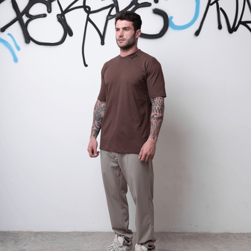 CAMISETA BORDADA NA GOLA BELM MARROM
